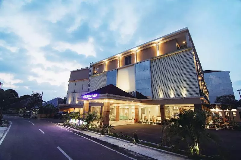 فندق Golden Tulip Essential Belitung