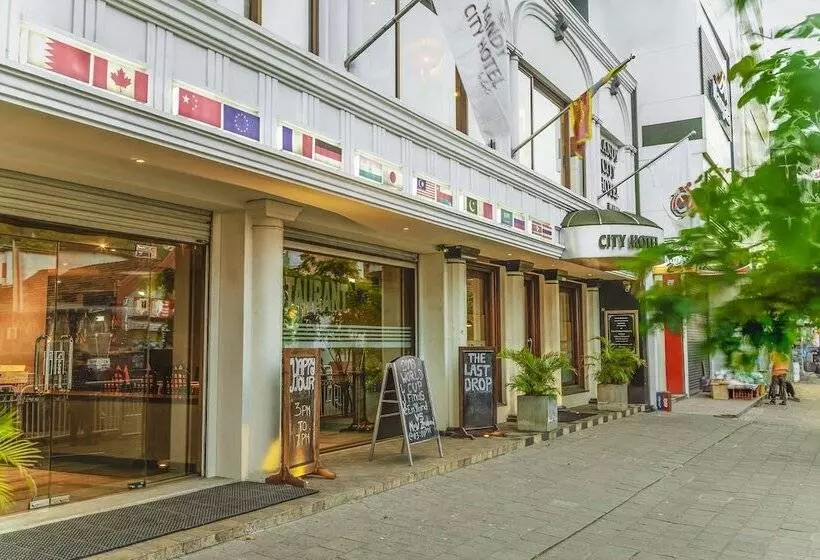 Kandy City Hotel By Earl S