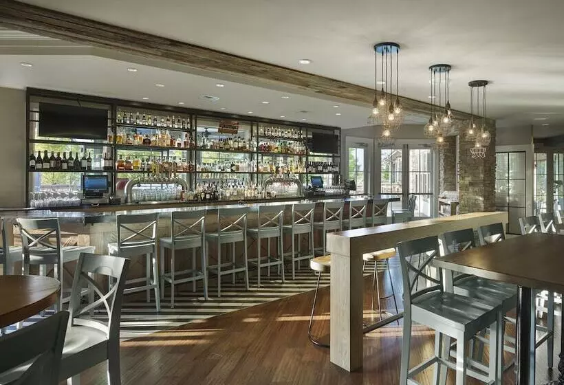 Отель The Inn At Chesapeake Bay Beach Club