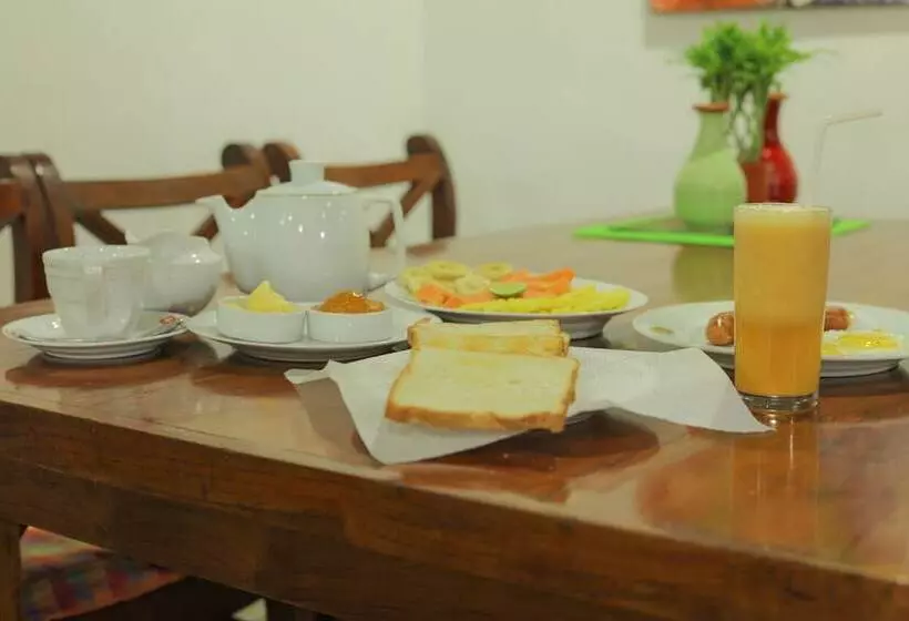 Пансион Woodnest Summerside