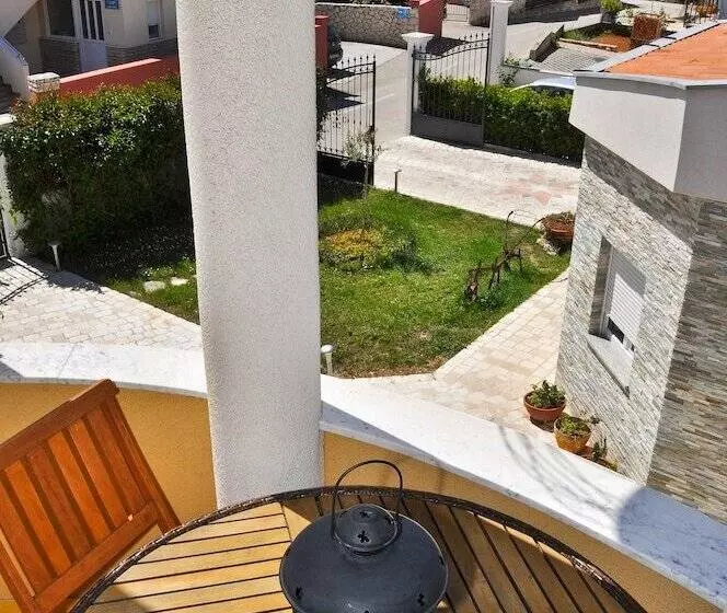 Villa Vanilla With Heated Pool