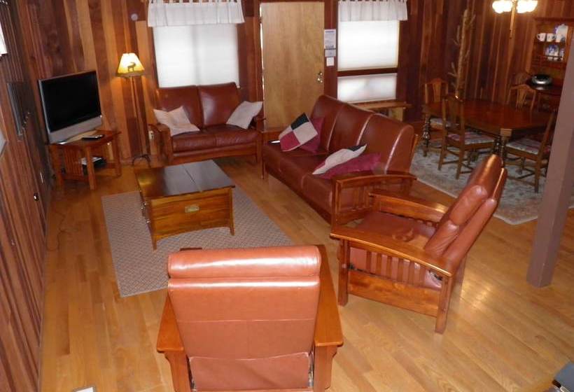 1028 Silverwood Circle