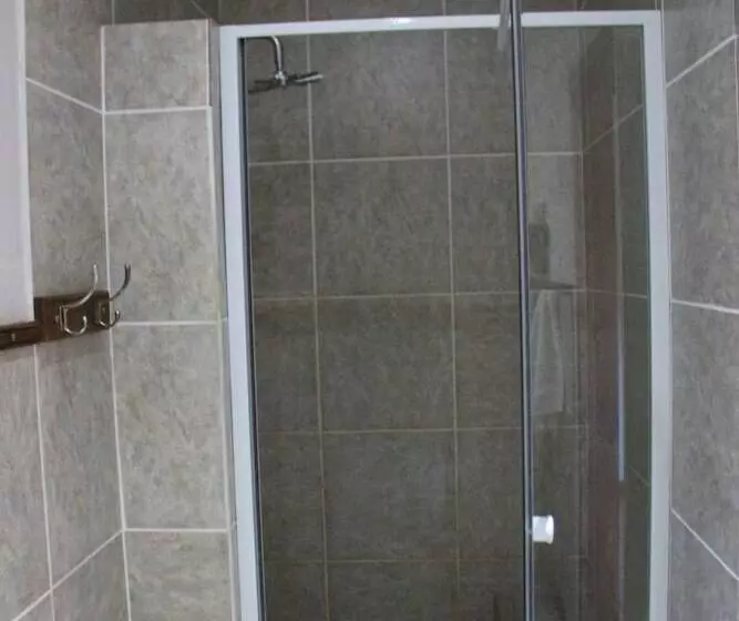 مبيت وإفطار Aan Die Oewer Guest House