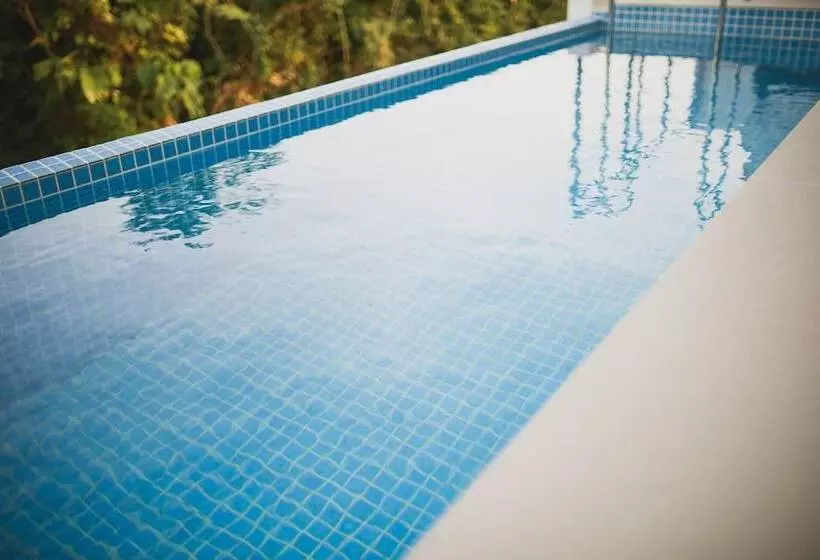 E Horizon Resort Condominium Sesoko