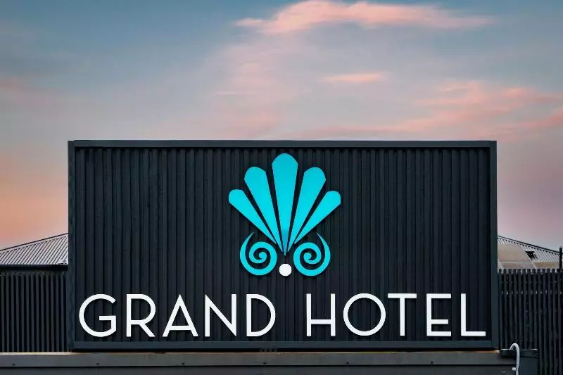 Grand Hotel And Studios