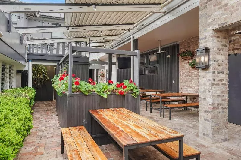 Grand Hotel And Studios