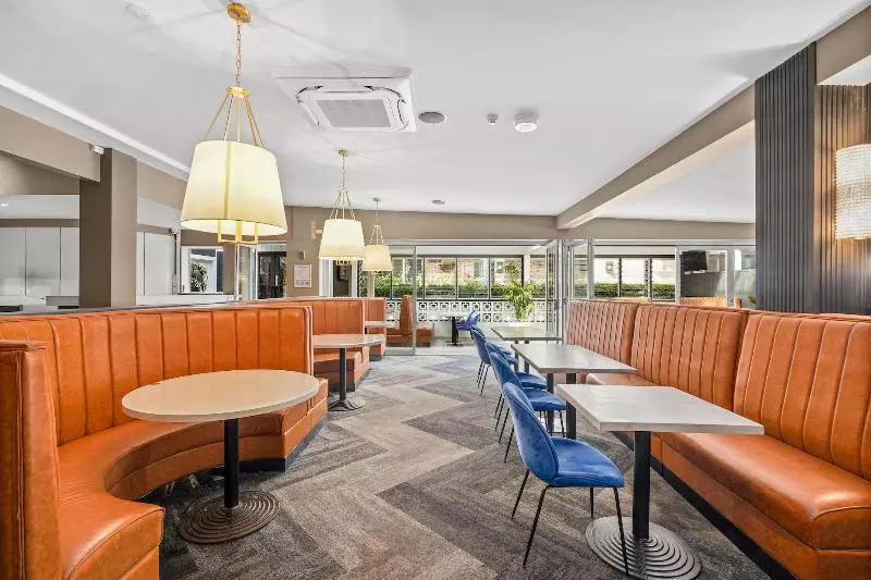 Grand Hotel And Studios