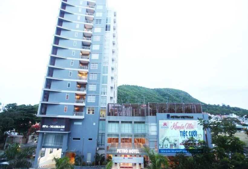 هتل Petro