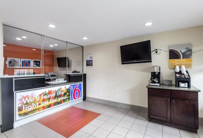 酒店 Red Carpet Inn New Brunswick