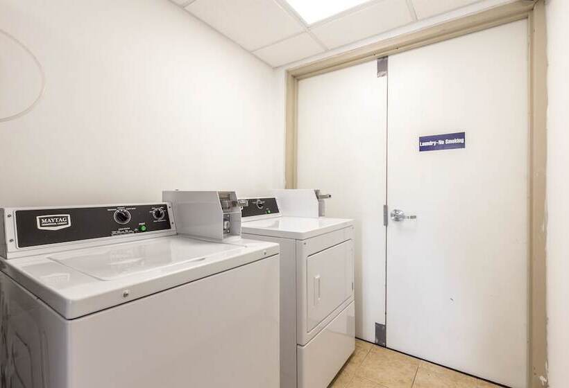 酒店 Red Carpet Inn New Brunswick