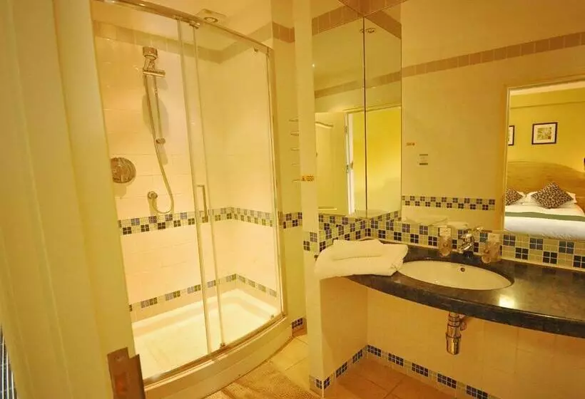 בית מלון כפרי The Castle