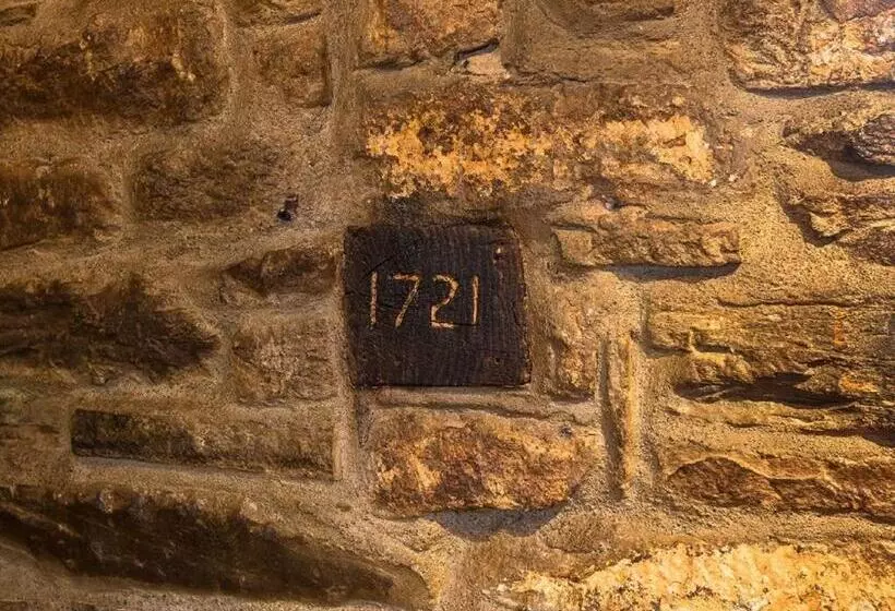 בית מלון כפרי The Castle