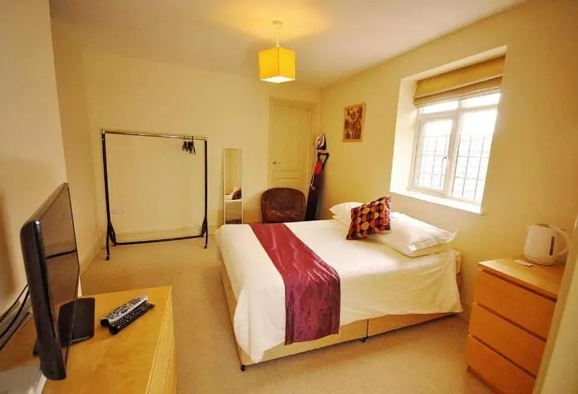 בית מלון כפרי The Castle