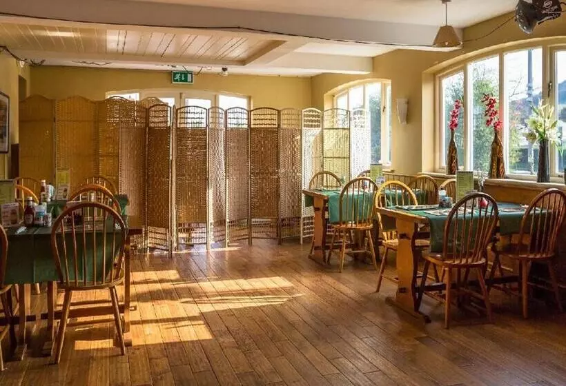 בית מלון כפרי The Castle