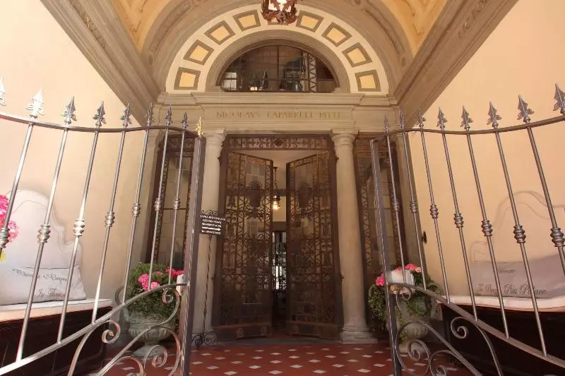 پانسیون Piazza Pitti Palace  Residenza D Epoca