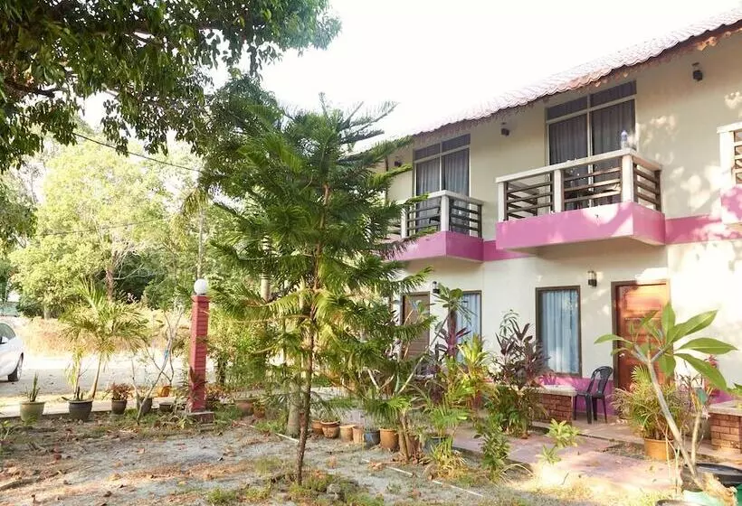 בית מלון כפרי Corrie Chalet, Pantai Cenang Langkawi