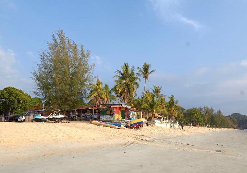 فندق Corrie Chalet, Pantai Cenang Langkawi