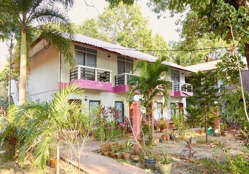 فندق Corrie Chalet, Pantai Cenang Langkawi