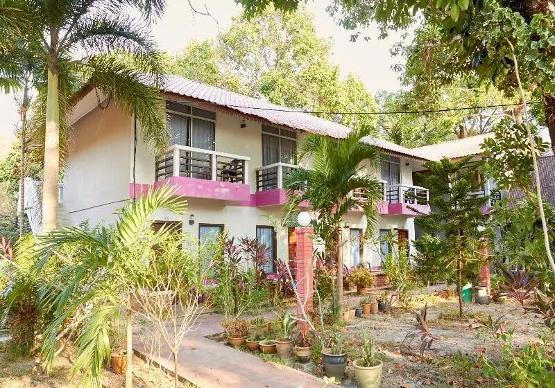 בית מלון כפרי Corrie Chalet, Pantai Cenang Langkawi