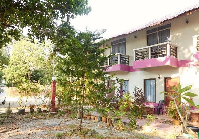 فندق Corrie Chalet, Pantai Cenang Langkawi
