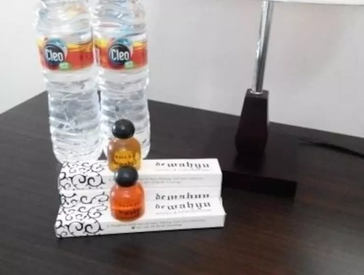 ホテル De Wahyu