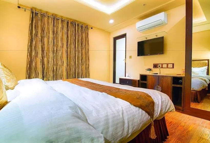 Divinity By Audra Hotels