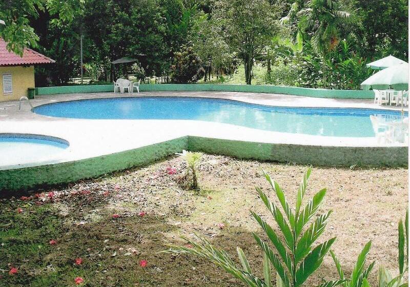 هتل El Pizote Lodge