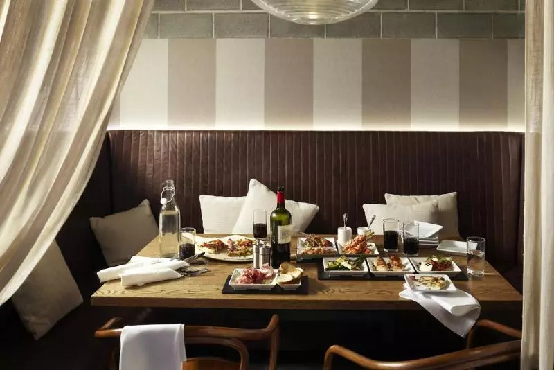 Little National Hotel Canberra