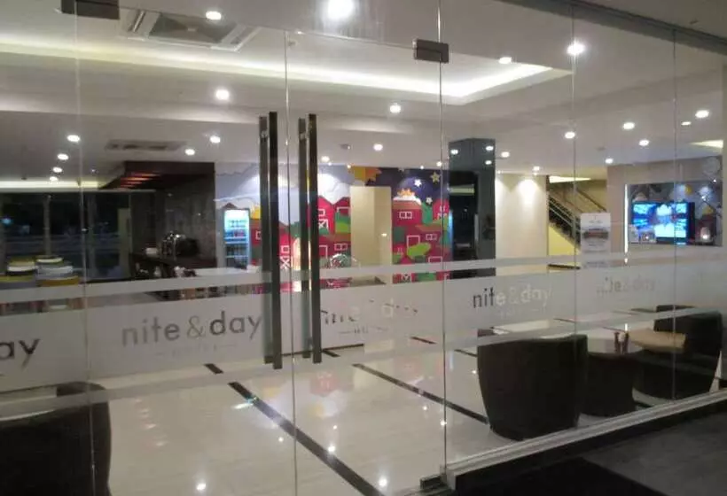 ホテル Nite & Day Batam Jodoh Square