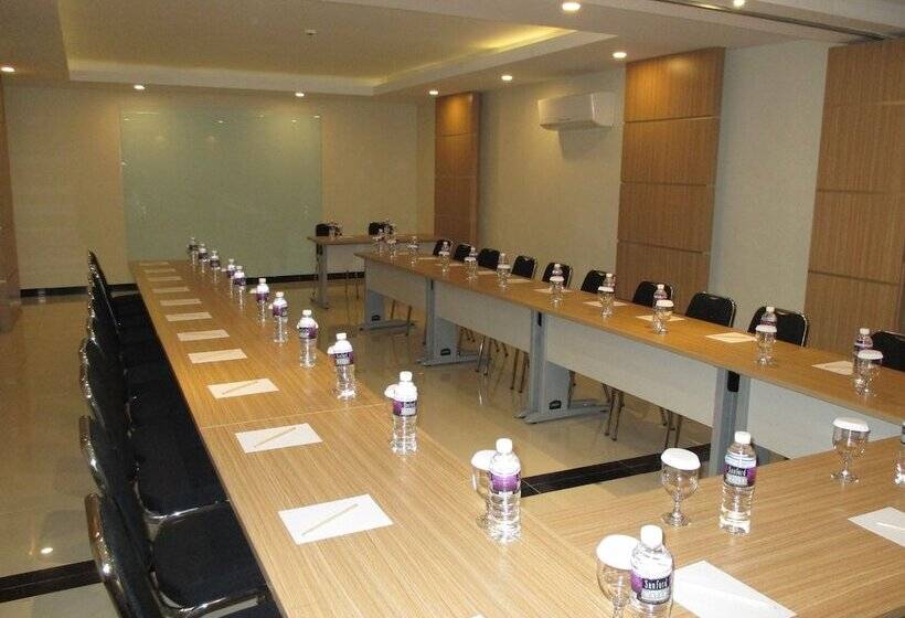 فندق Nite & Day Batam Jodoh Square