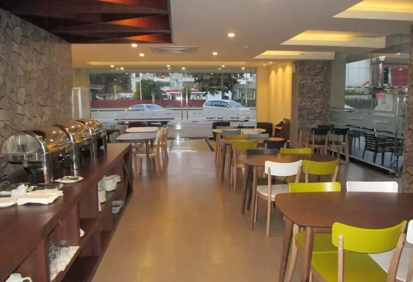 ホテル Nite & Day Batam Jodoh Square