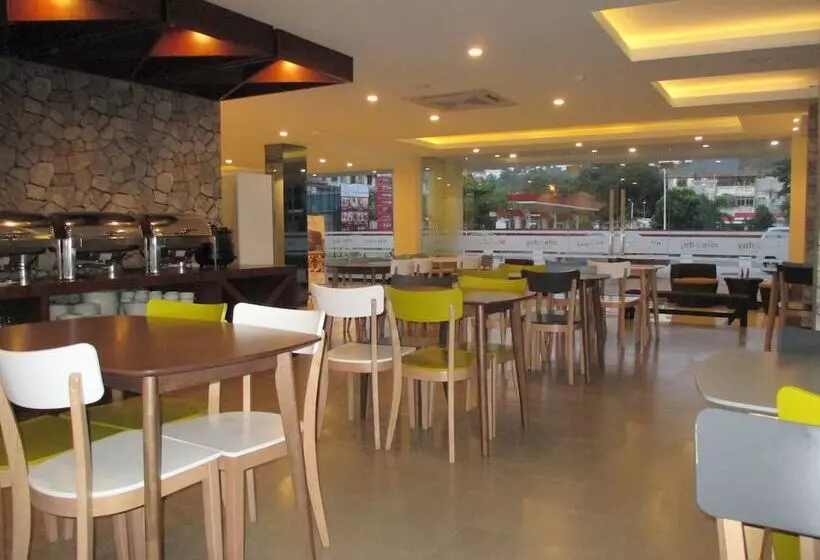 ホテル Nite & Day Batam Jodoh Square