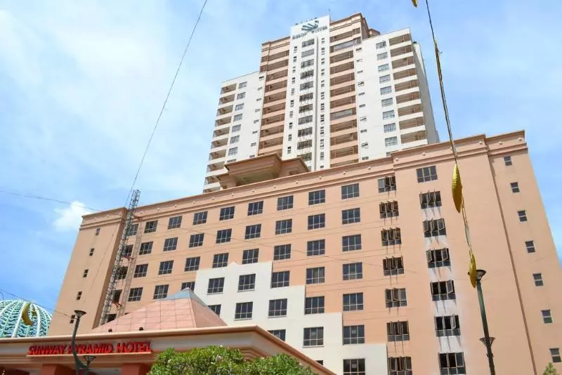 هتل Resort Suites At Bandar Sunway