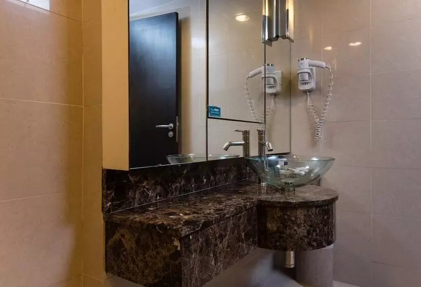 هتل Resort Suites At Bandar Sunway