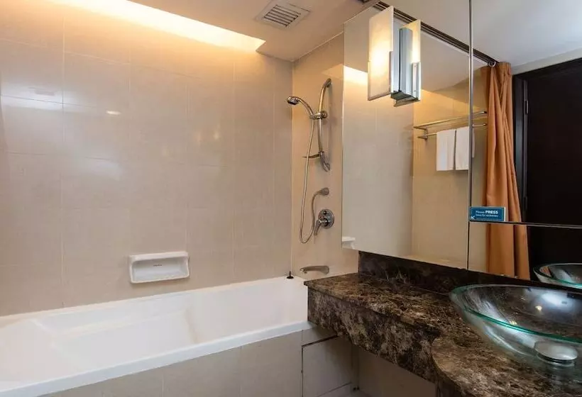هتل Resort Suites At Bandar Sunway