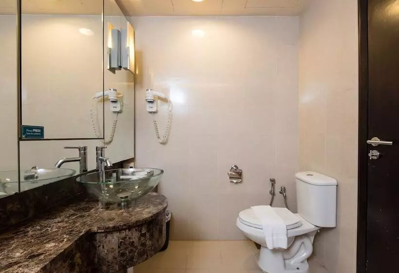 هتل Resort Suites At Bandar Sunway