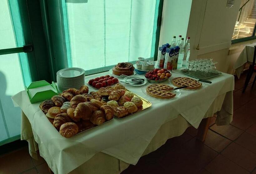 בית מלון כפרי Ristorante Il Grillo