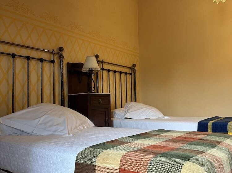 乡村酒店  Palacio La Casona De Cerrazo