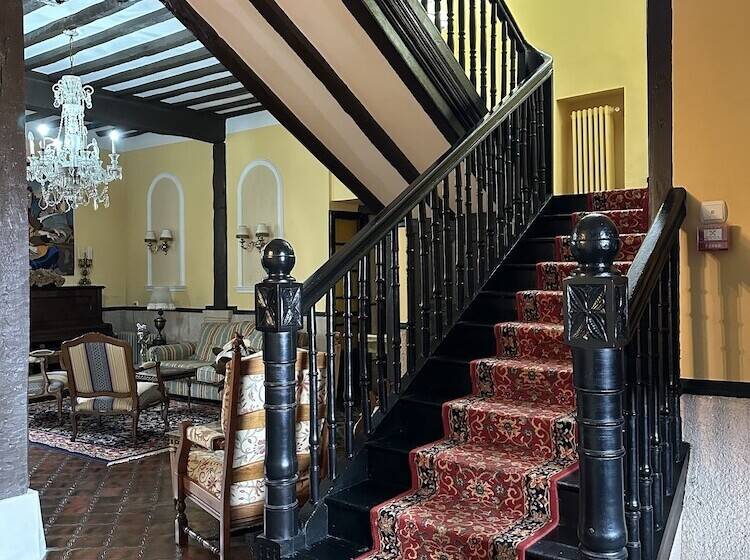 乡村酒店  Palacio La Casona De Cerrazo