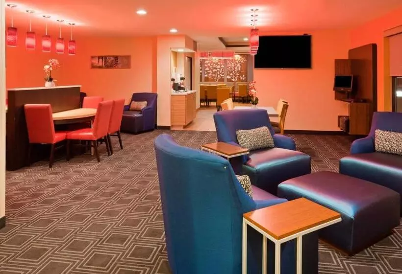 Отель Towneplace Suites By Marriott Sioux Falls South