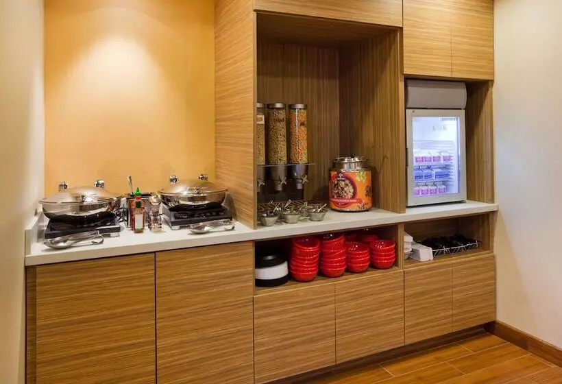 Отель Towneplace Suites By Marriott Sioux Falls South