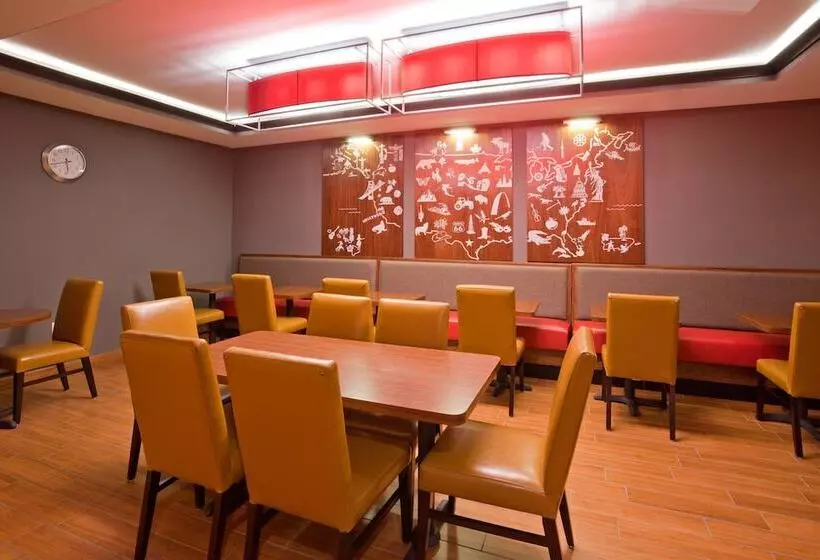 Отель Towneplace Suites By Marriott Sioux Falls South