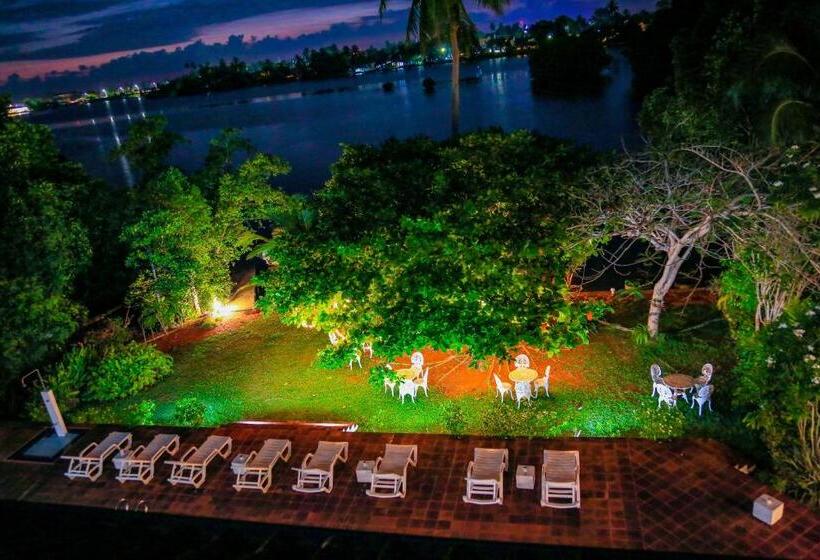 Отель Waterside Bentota