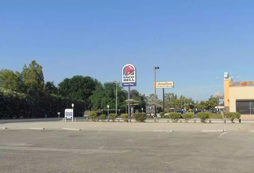 모텔 Corcoran Country Inn