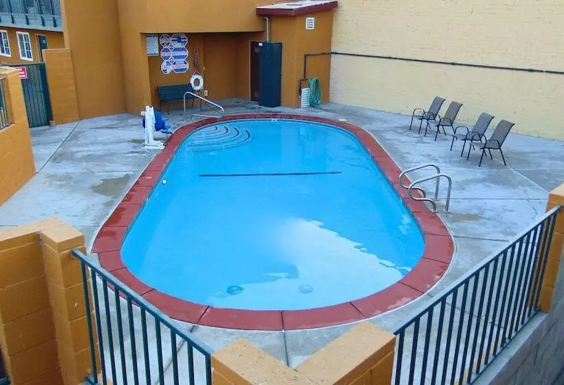 모텔 Corcoran Country Inn