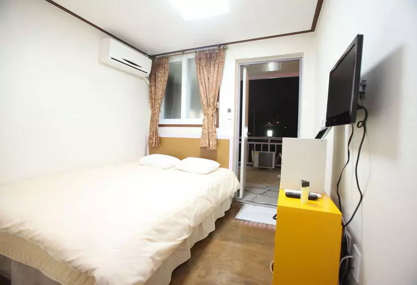 Pensão Kukje Myeongdong House