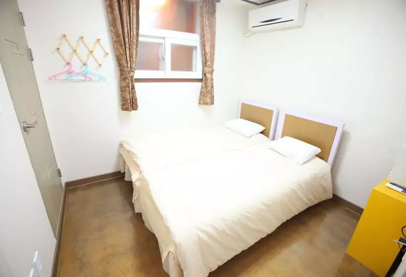 Pensão Kukje Myeongdong House