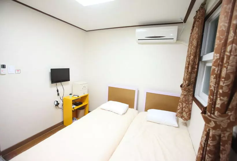 Pensão Kukje Myeongdong House