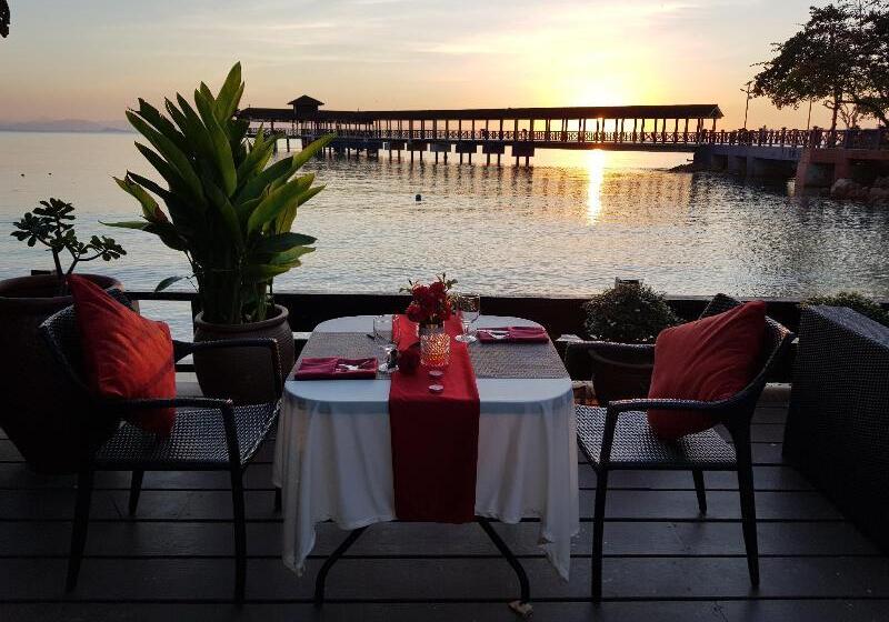 Отель Ombak Dive Resort