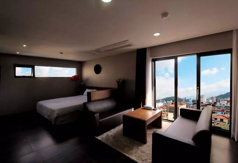 Reve Hotel Jeju